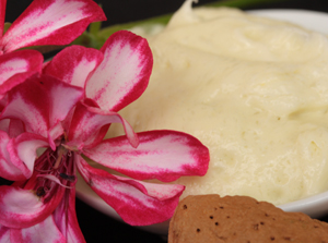 Crème légère réparatrice amandes - géranium Crème légère réparatrice amandes - géranium